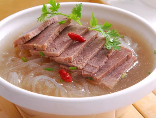 一碗清燉鵝肉粉，源自平壩回族灰鵝的絕味香